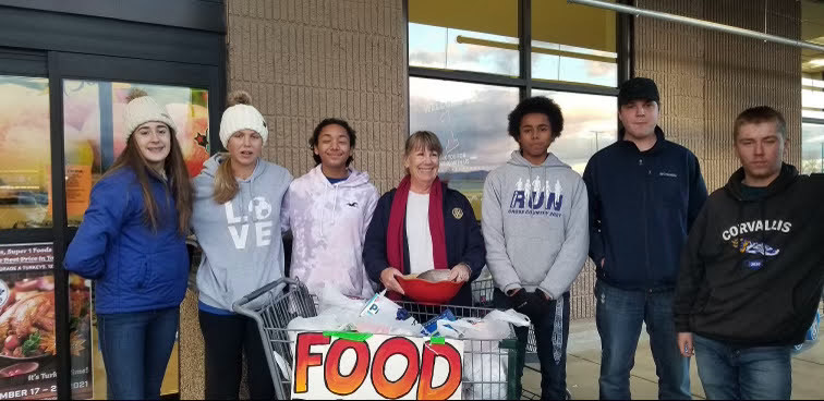 students helping at the food bank